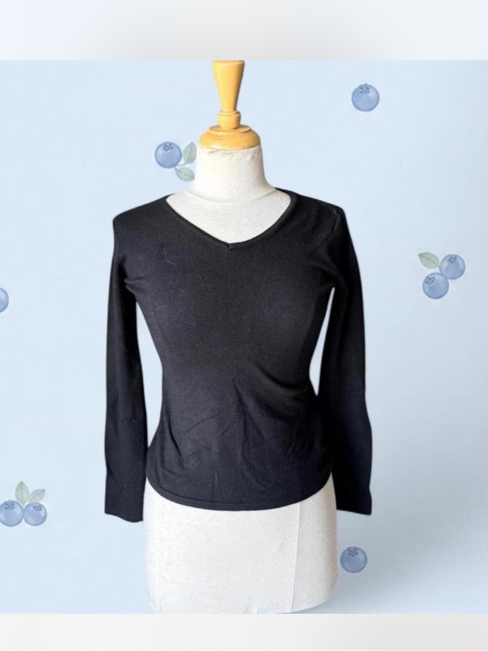 T.tahari Classic Black V-Neck Long Sleeve Top